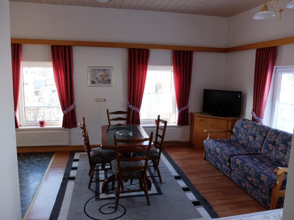 Gasthof Zum Hochfelln Hotel แบร์เกน ภายนอก รูปภาพ