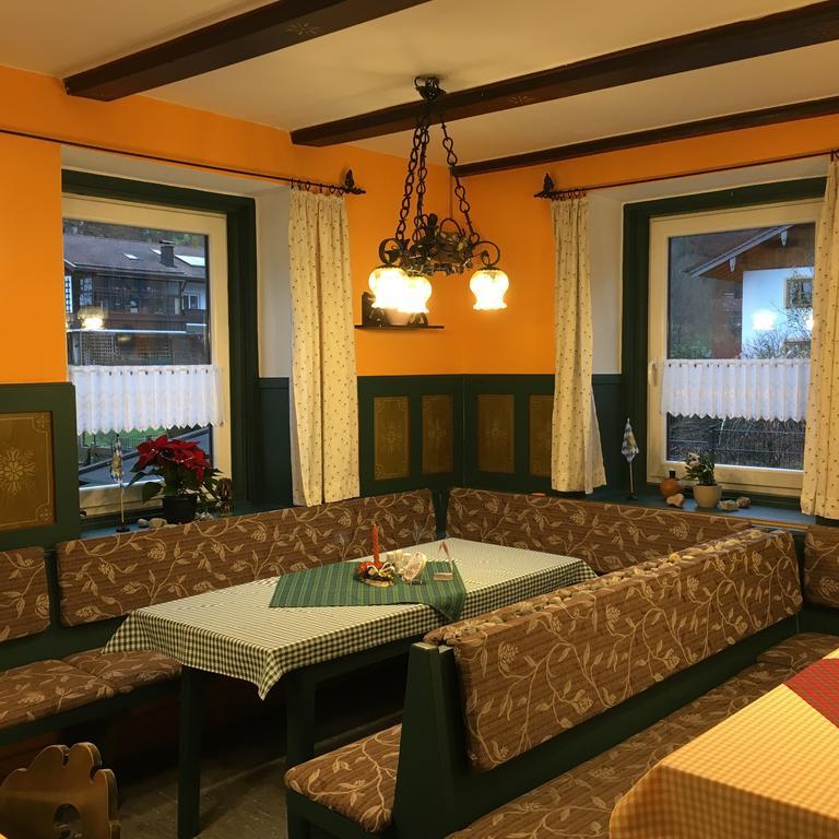 Gasthof Zum Hochfelln Hotel แบร์เกน ภายนอก รูปภาพ